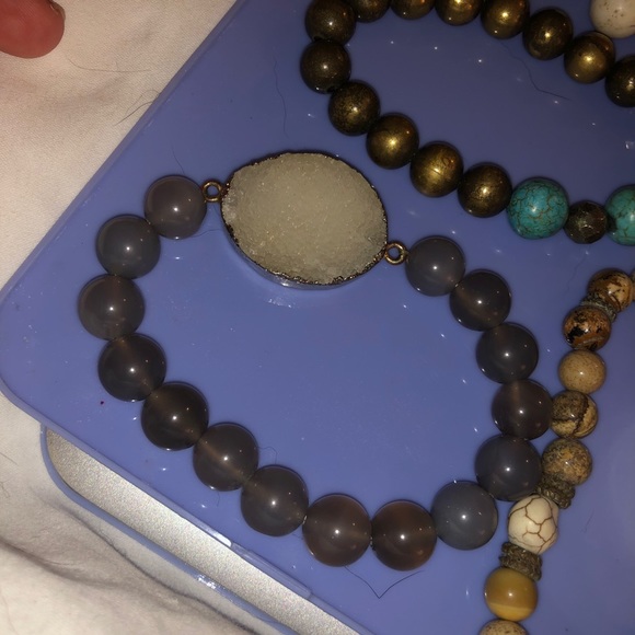 17 colorful beaded bracelets: can mix and match - Picture 9 of 10